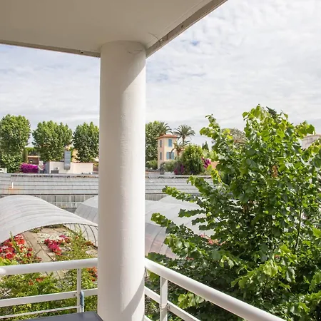 Appartement Walk To With Ac And Swimpool *